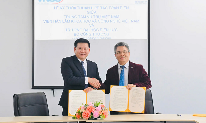 Trường Đại học Điện lực và Trung tâm Vũ trụ Việt Nam hợp tác nghiên cứu cho ngành năng lượng