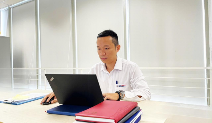 Gương Trưởng ca “vừa hồng vừa chuyên”