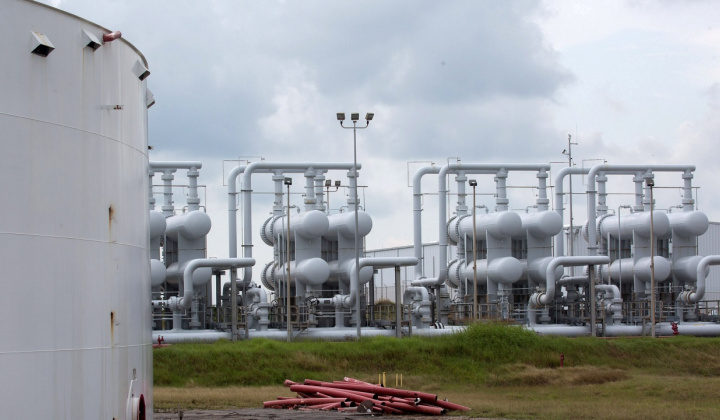 Giá xăng dầu hôm nay 9/12: Thị trường theo dõi các cuộc đàm phán liên quan tới Nga và Ukraine