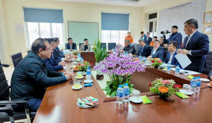 Lãnh đạo EVN chúc Tết cán bộ nhân viên Trạm biến áp 500kV Đông Anh