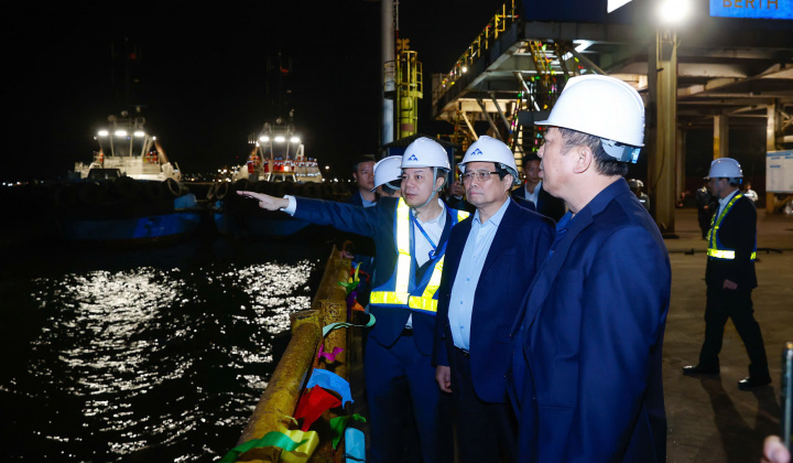 Thủ tướng động viên Hòa Phát sản xuất ray đường sắt tốc độ cao