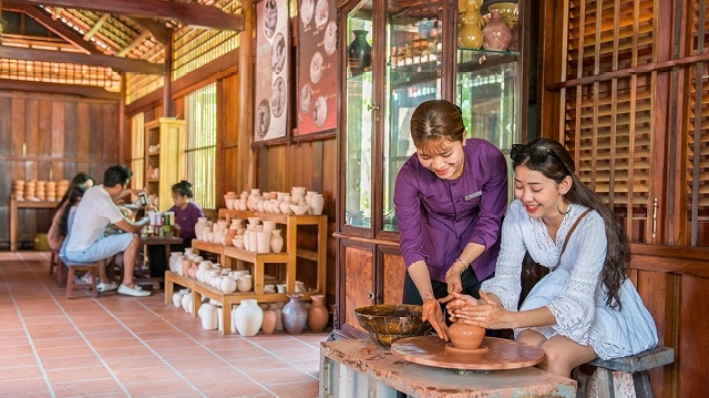 Đề xuất một số giải pháp để phát triển du lịch làng nghề Việt Nam