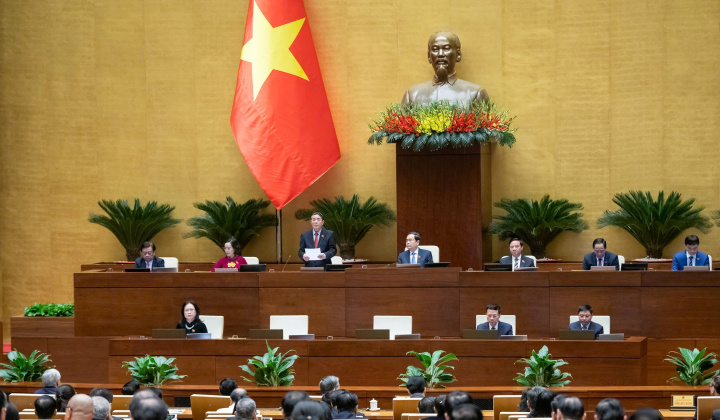 Quốc hội chốt mục tiêu tăng trưởng năm 2025 đạt 8% trở lên, quy mô GDP trên 500 tỷ USD