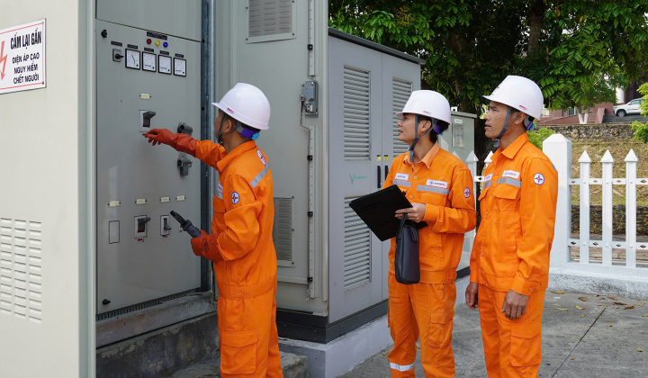 Công ty Điện lực Lai Châu đảm bảo cấp điện phục vụ lễ hội đầu Xuân 2025