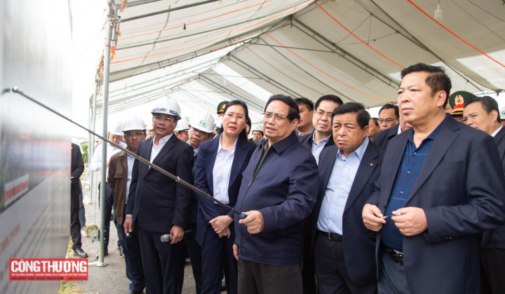 Thủ tướng kiểm tra các dự án giao thông trọng điểm tại Quảng Ngãi