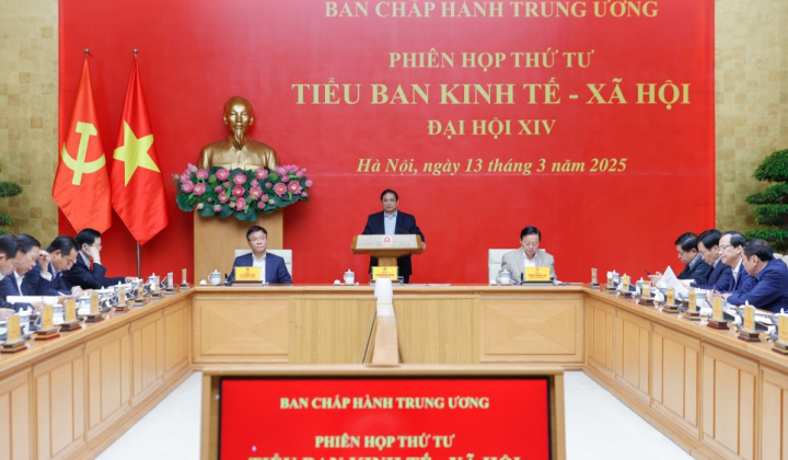 Tiếp tục cập nhật, hoàn thiện dự thảo Báo cáo Kinh tế - xã hội trình Đại hội XIV