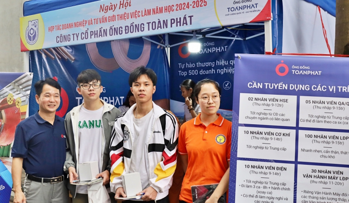 Sinh viên UNETI kết nối với hơn 200 doanh nghiệp tại ngày hội việc làm 2025