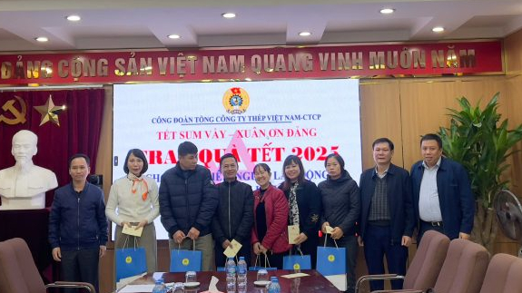Trao quà tết 2025 cho đoàn viên, người lao động Công ty CP Kim khí Hà Nội – VNSTEEL
