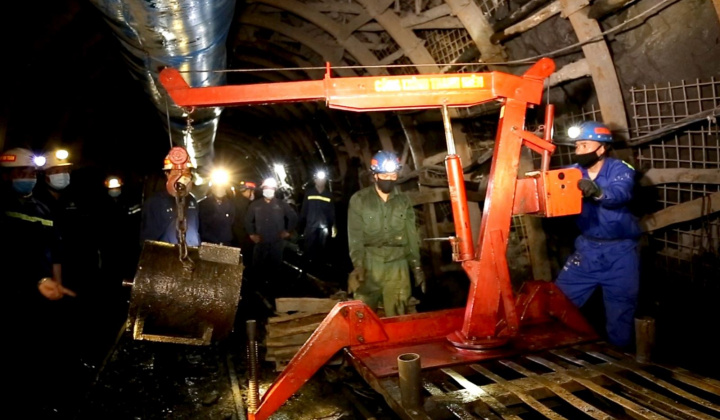 TKV hợp tác cùng Becker - Warkop Sp.zo.o (Ba Lan) về cung cấp thiết bị vận tải trong sản xuất hầm lò