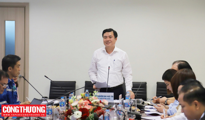 Thứ trưởng Nguyễn Sinh Nhật Tân làm việc tại Lọc Hóa dầu Nghi Sơn về sản xuất, kinh doanh xăng dầu