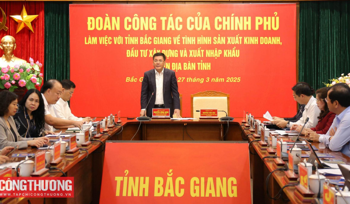 Bộ trưởng Nguyễn Hồng Diên và Đoàn công tác của Chính phủ làm việc với tỉnh Bắc Giang