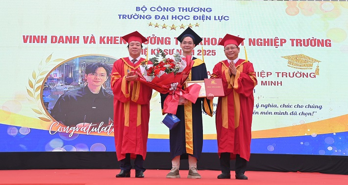 Trường Đại học Điện lực trao bằng tốt nghiệp cho hơn 900 nhân lực chất lượng cao