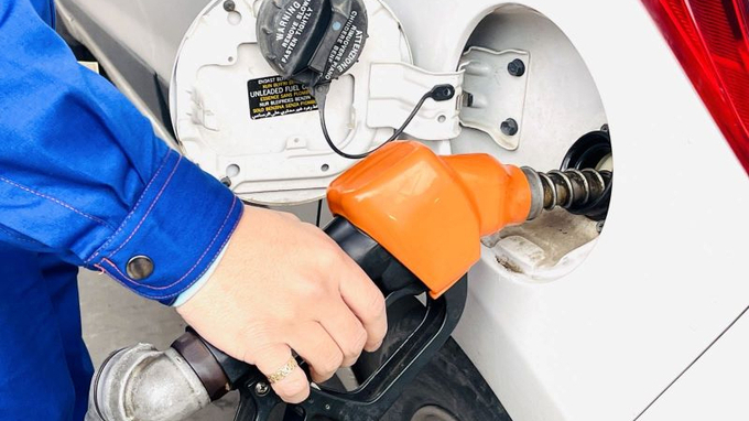 Giá xăng dầu hôm nay 6/3: Tiếp tục giảm sâu, giá xăng E5RON92 xuống dưới mức 20.000 đồng/lít