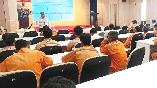 PC Ninh Thuận: Bồi huấn nghiệp vụ về hệ thống đo đếm gián tiếp và kiểm tra sử dụng điện năm 2025