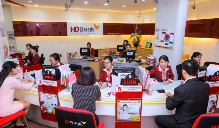 Các yếu tố ảnh hưởng đến quyết định sử dụng dịch vụ Mobile Banking tại Ngân hàng Thương mại Cổ phần Phát triển Thành phố Hồ Chí Minh