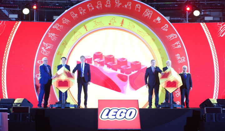 Khánh thành Nhà máy sử dụng năng lượng tái tạo LEGO hơn 1 tỷ USD ở Bình Dương