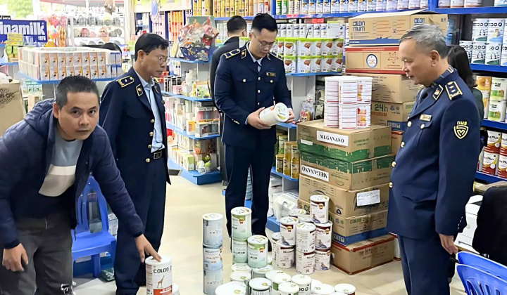 Bộ trưởng Bộ Công Thương chỉ đạo tăng cường giám sát, kiểm tra, kiểm soát thị trường với sữa, thuốc, thực phẩm bảo vệ sức khỏe