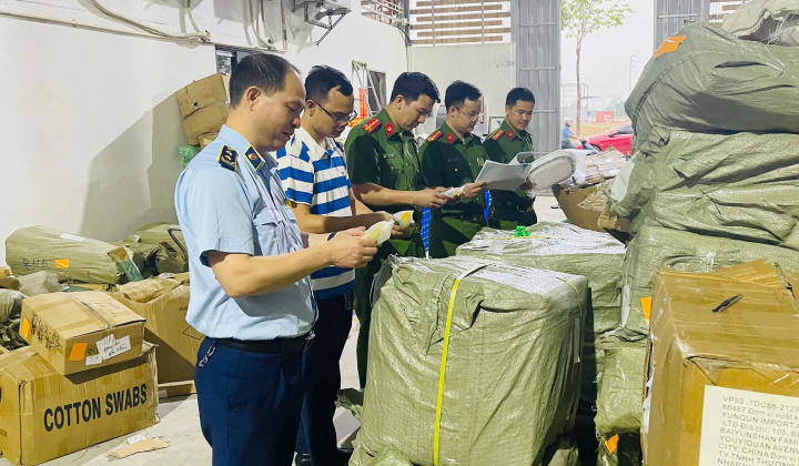 Tạm giữ gần 1.500 túi xách giả mạo nhãn hiệu GUCCI