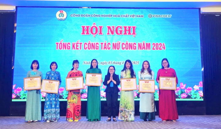 Phát huy vai trò nữ CNVCLĐ ngành Hóa chất