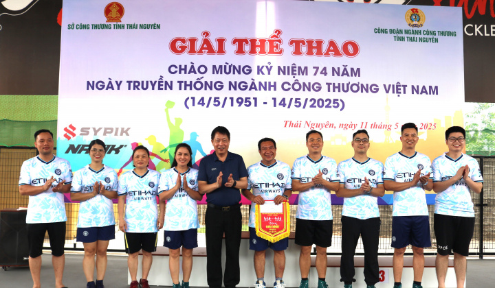 Sôi nổi Giải Thể thao chào mừng 74 năm Ngày truyền thống ngành Công Thương