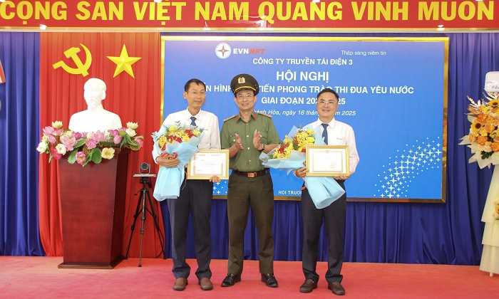 Truyền tải điện 3 tổ chức hội nghị điển hình tiên tiến thi đua yêu nước giai đoạn 2020-2025