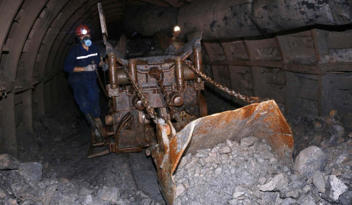 Xây dựng quy định chặt chẽ về chuyên môn quản lý, điều hành khai thác khoáng sản