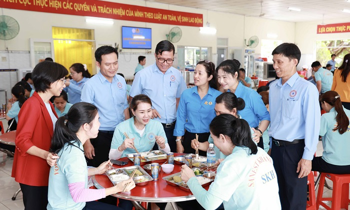 Công ty Yến sào Khánh Hòa: Tổ chức Bữa cơm Công đoàn cho 900 đoàn viên