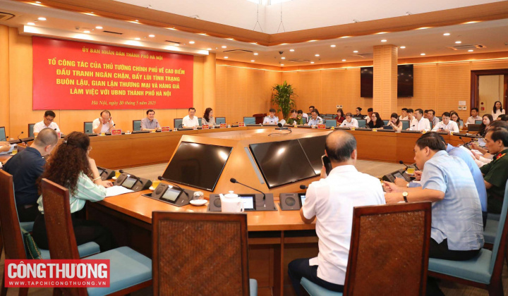 Thứ trưởng Nguyễn Sinh Nhật Tân làm việc với TP. Hà Nội về cao điểm đấu tranh, đẩy lùi buôn lậu, hàng giả