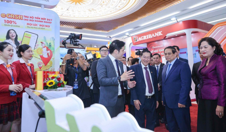 Thủ tướng yêu cầu bứt phá: Ngân hàng số hóa để gần dân, sát thị trường