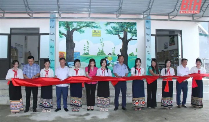 Khánh thành thư viện Trường THCS Vạn Xuân do Tập đoàn Xăng dầu Việt Nam tài trợ