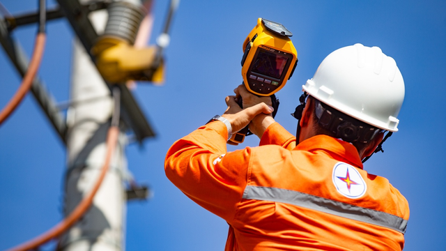 EVN: Điều chỉnh giá bán lẻ điện tăng thêm 4,8%