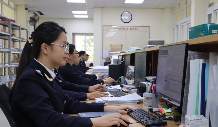 Ngành Hải quan thu ngân sách 5 tháng đầu năm tăng hơn 9%