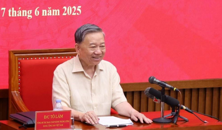 "Xây dựng đội ngũ cán bộ đủ năng lực đưa đất nước bước vào kỷ nguyên mới"