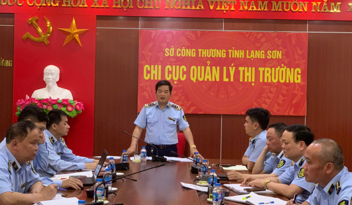 QLTT Lạng Sơn mạnh tay xử lý vi phạm trong Tháng cao điểm