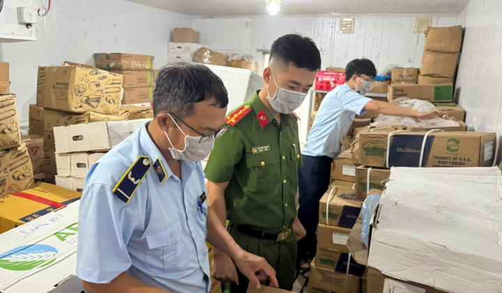 Quảng Ninh xử lý 176 vụ vi phạm về hàng cấm, sở hữu trí tuệ, hàng nhập lậu trong Tháng cao điểm