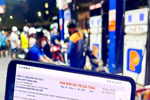 Petrolimex tiên phong triển khai hóa đơn điện tử trong kinh doanh xăng dầu