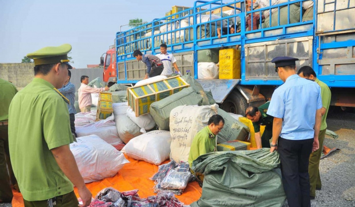 Thủ tướng: Tiếp tục đẩy mạnh cao điểm đấu tranh ngăn chặn buôn lậu, gian lận thương mại