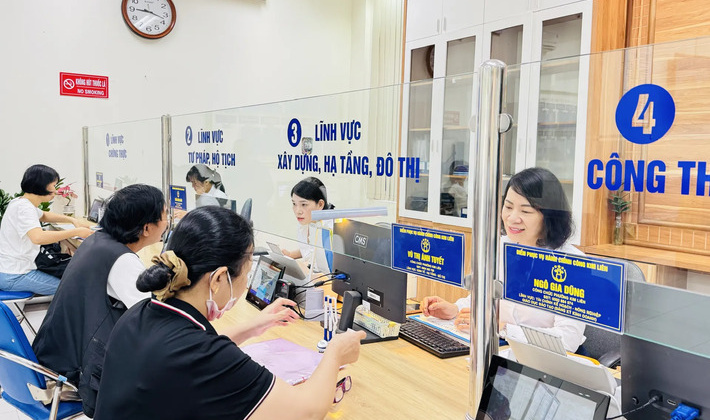 Ngày đầu vận hành chính quyền hai cấp tại Hà Nội diễn ra thông suốt