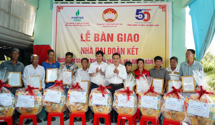 Điện lực miền Nam: Hoàn thành chương trình xóa nhà tạm, nhà dột nát tại Cần Thơ