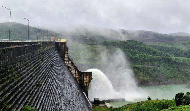 Bộ Công Thương: Chủ động ứng phó với áp thấp nhiệt đới/bão sắp vào Biển Đông