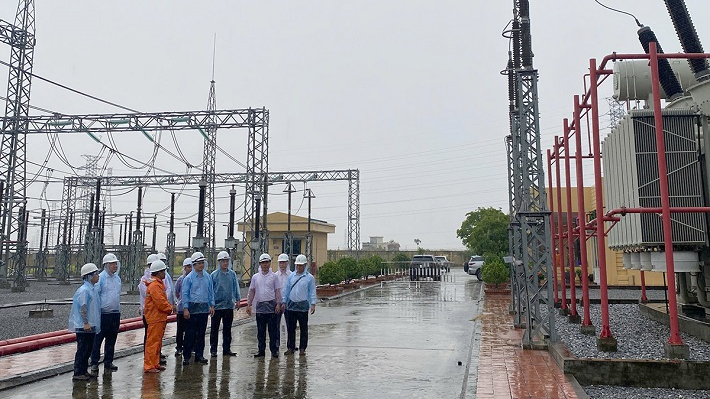 2 đoàn công tác của EVNNPT sẵn sàng chỉ huy, ứng trực bão số 3 tại vùng tâm bão