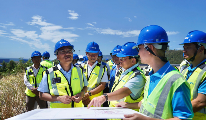 Thứ trưởng Nguyễn Hoàng Long thăm và làm việc với Nhà máy nhiệt điện BOT Vân Phong 1