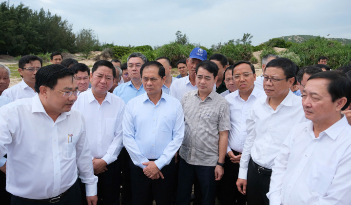 Phó Thủ tướng Bùi Thanh Sơn làm việc với tỉnh Khánh Hòa về các nhà máy điện hạt nhân