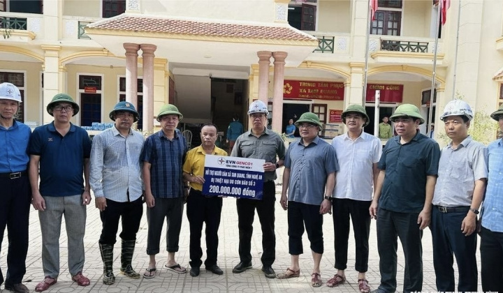 EVNGENCO1 trao 1 tỷ đồng hỗ trợ người dân các xã chịu ảnh hưởng mưa lũ tại tỉnh Nghệ An