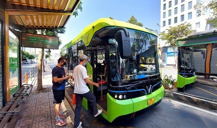 Chuyển đổi phương tiện xanh: Hà Nội sẽ sớm ban hành nghị quyết hỗ trợ người dân