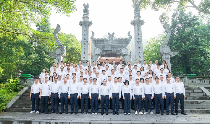 Vinachem tổ chức lễ dâng hương tại Đền Hùng chào mừng Đại hội Đảng bộ nhiệm kỳ 2025-2030