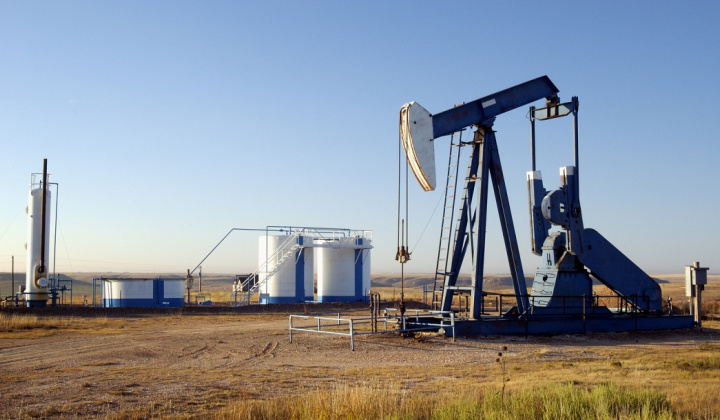 Giá xăng dầu hôm nay 8/7: Nhu cầu mạnh lấn át mức tăng sản lượng của OPEC+