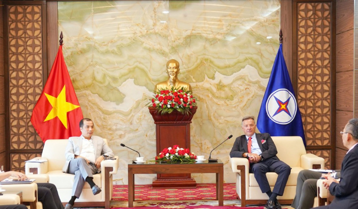 EVN làm việc với Karpowership về giải pháp tàu phát điện nổi