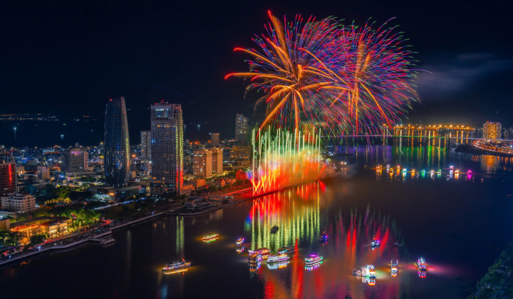 Đà Nẵng thu hút gần 1,2 triệu lượt khách du lịch nhờ Lễ hội pháo hoa quốc tế