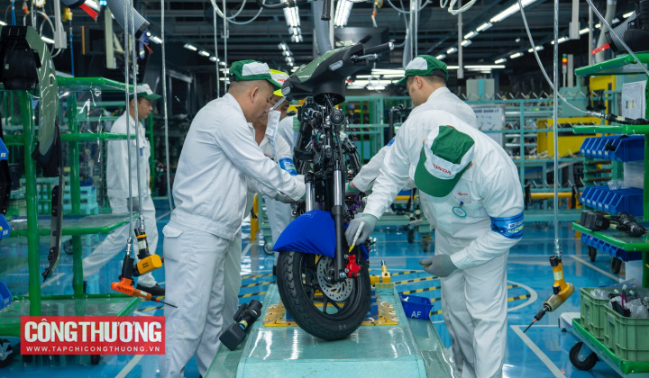 Đơn đặt hàng mới tăng trở lại, PMI ngành sản xuất bật tăng trong tháng 7